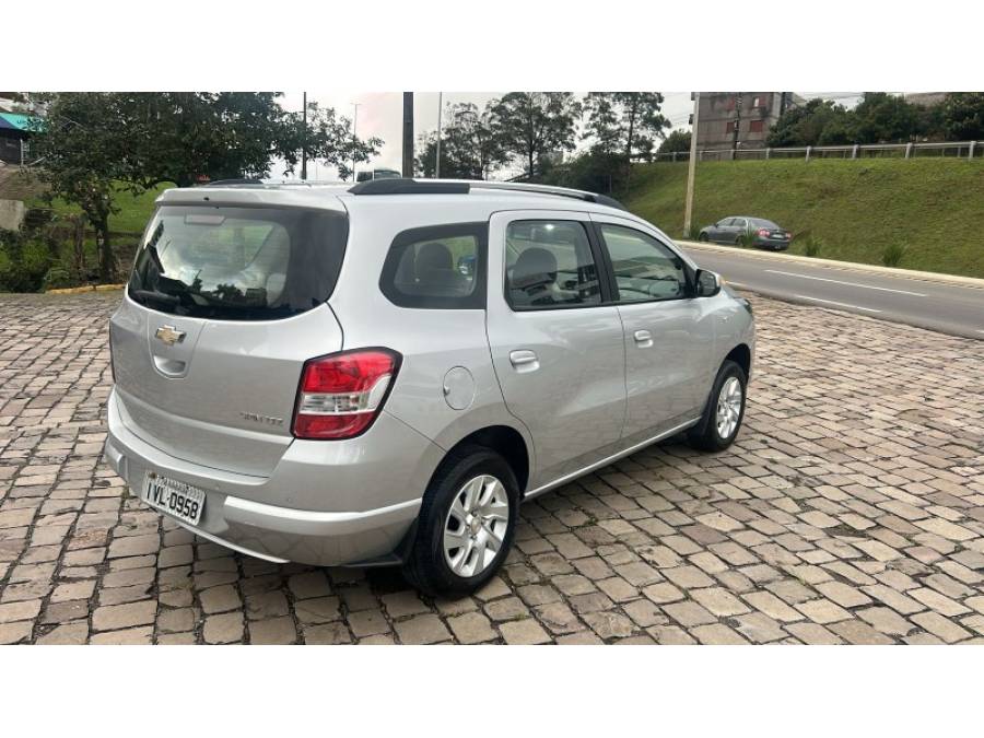CHEVROLET - SPIN - 2014/2014 - Prata - R$ 52.900,00