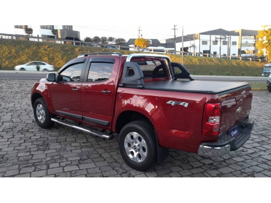 CHEVROLET - S10 - 2016/2016 - Vermelha - R$ 138.900,00