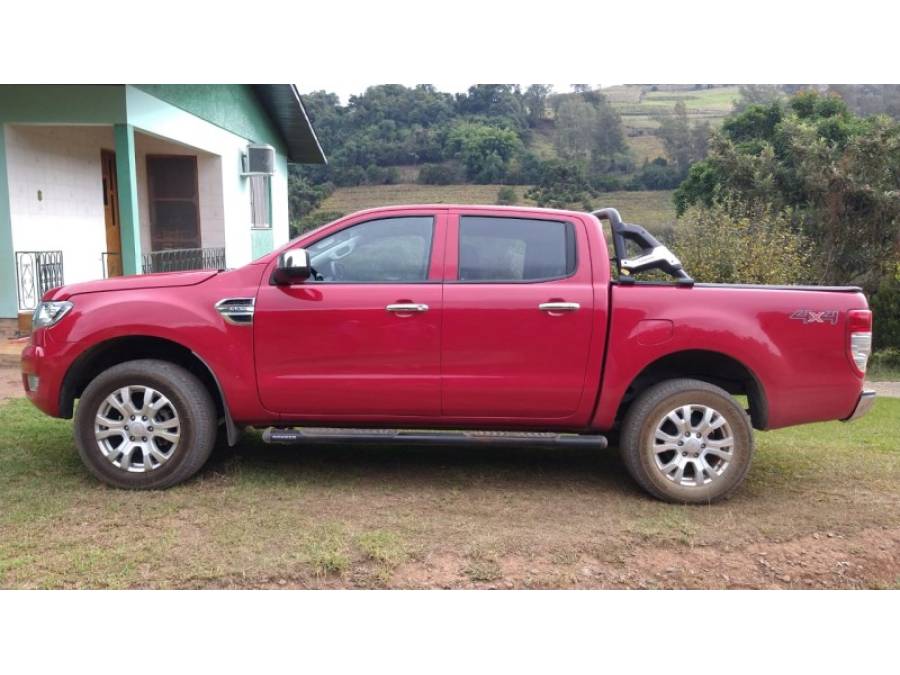 FORD - RANGER - 2017/2018 - Vermelha - R$ 120.000,00