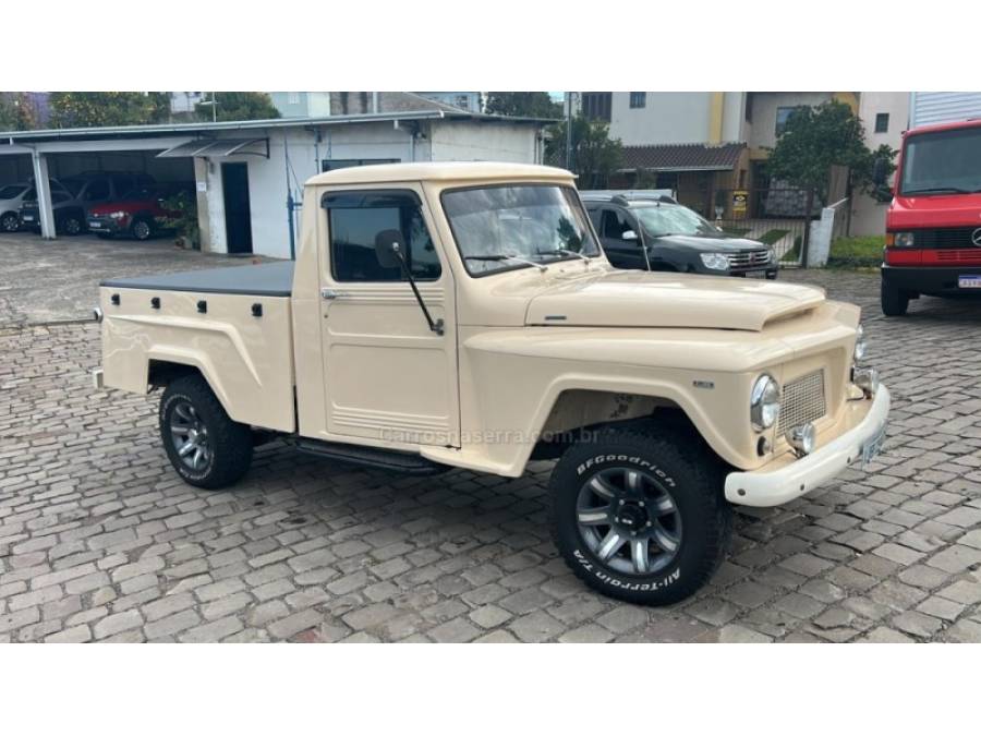 FORD - RURAL WILLYS - 1975/1975 - Bege - R$ 55.000,00