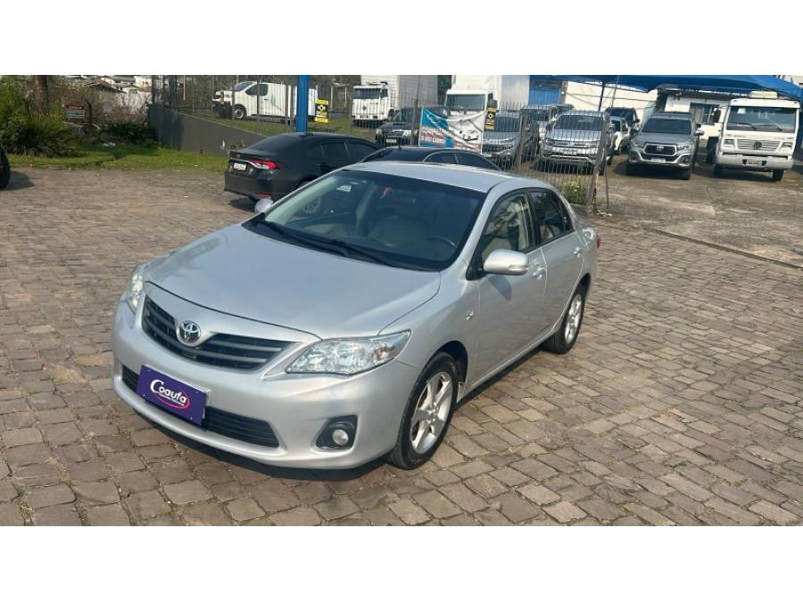 TOYOTA - COROLLA - 2013/2013 - Prata - R$ 68.900,00