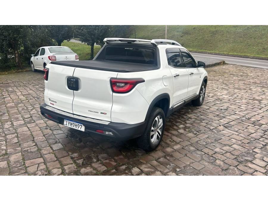 FIAT - TORO - 2017/2018 - Branca - R$ 109.000,00