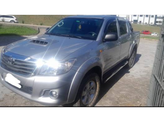 TOYOTA - HILUX - 2015/2015 - Prata - R$ 149.900,00