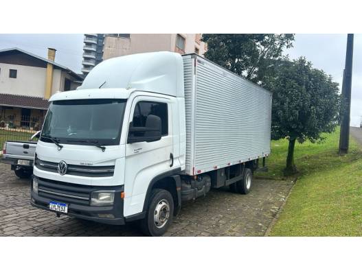 VOLKSWAGEN - 11-180 - 2017/2018 - Branca - R$ 249.000,00