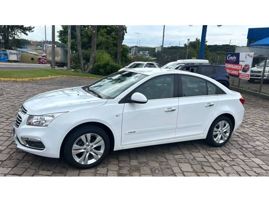 CHEVROLET - CRUZE - 2014/2015 - Branca - R$ 72.000,00