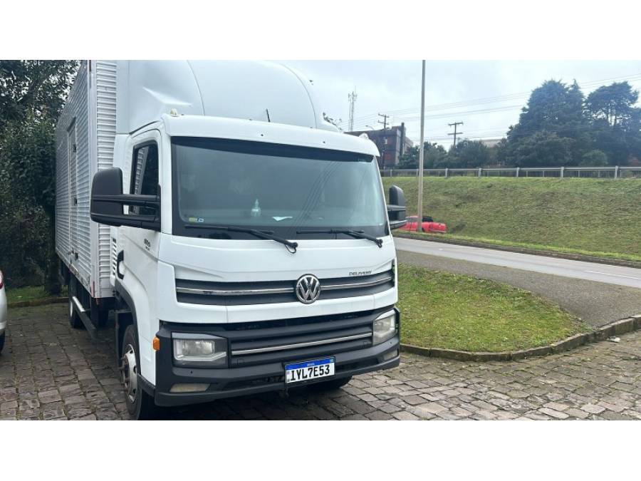 VOLKSWAGEN - 11-180 - 2017/2018 - Branca - R$ 249.000,00