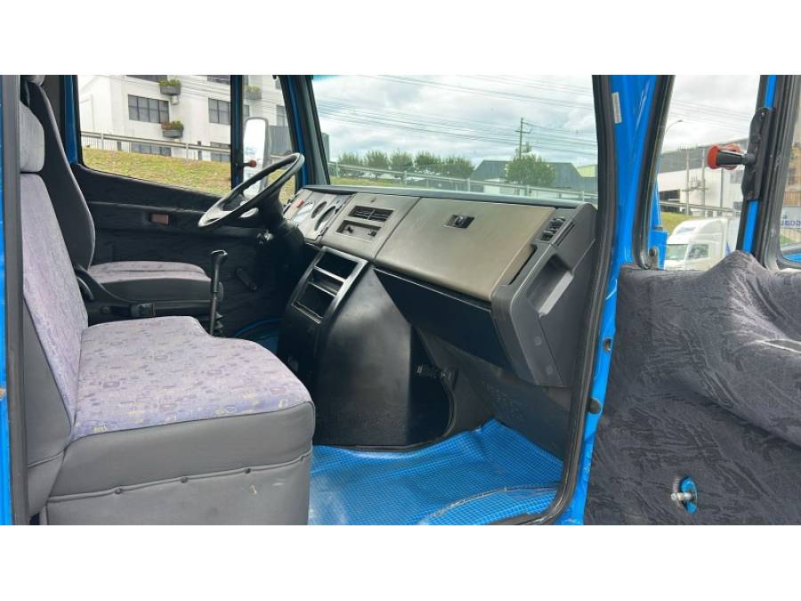 MERCEDES-BENZ - 710 PLUS - 2001/2001 - Azul - R$ 132.000,00
