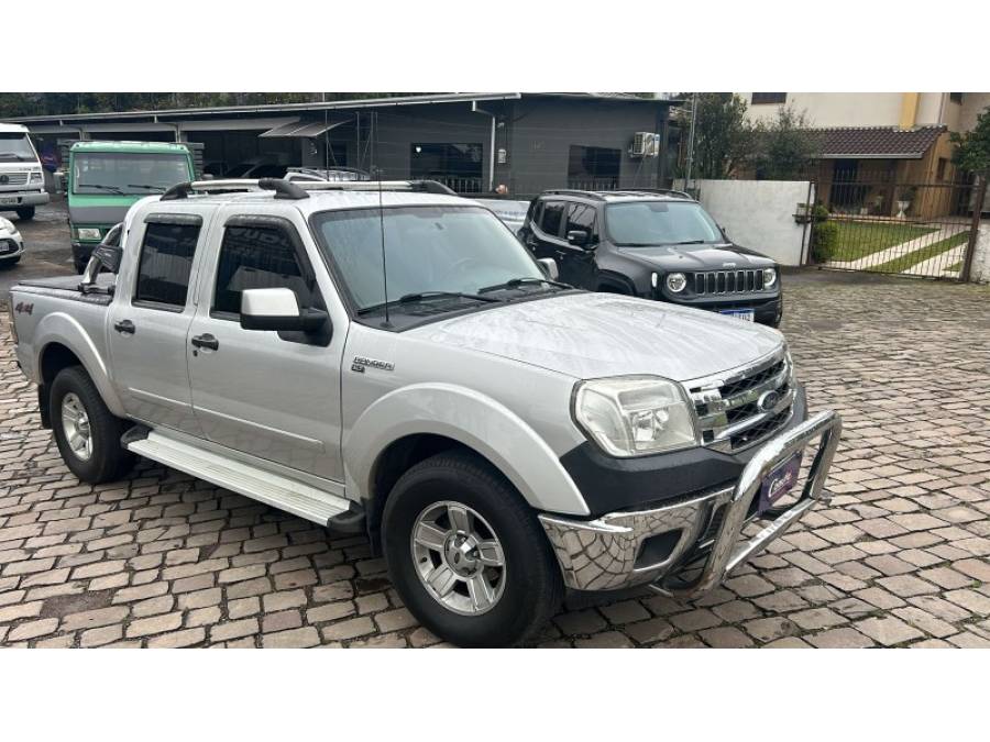 FORD - RANGER - 2012/2012 - Prata - R$ 85.000,00