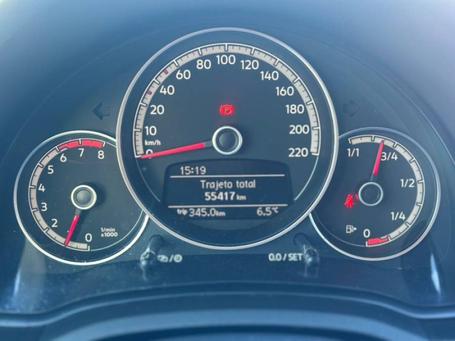 VOLKSWAGEN - UP - 2020/2020 - Branca - R$ 73.000,00