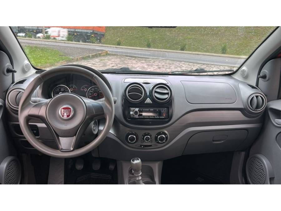 FIAT - PALIO - 2015/2015 - Vermelha - R$ 39.900,00