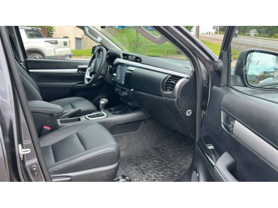 TOYOTA - HILUX - 2025/2026 - Cinza - R$ 299.000,00