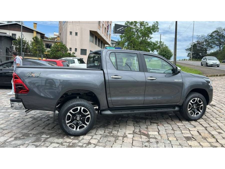 TOYOTA - HILUX - 2025/2026 - Cinza - R$ 299.000,00