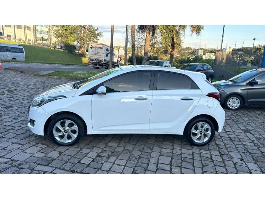 HYUNDAI - HB20 - 2016/2016 - Branca - R$ 64.000,00