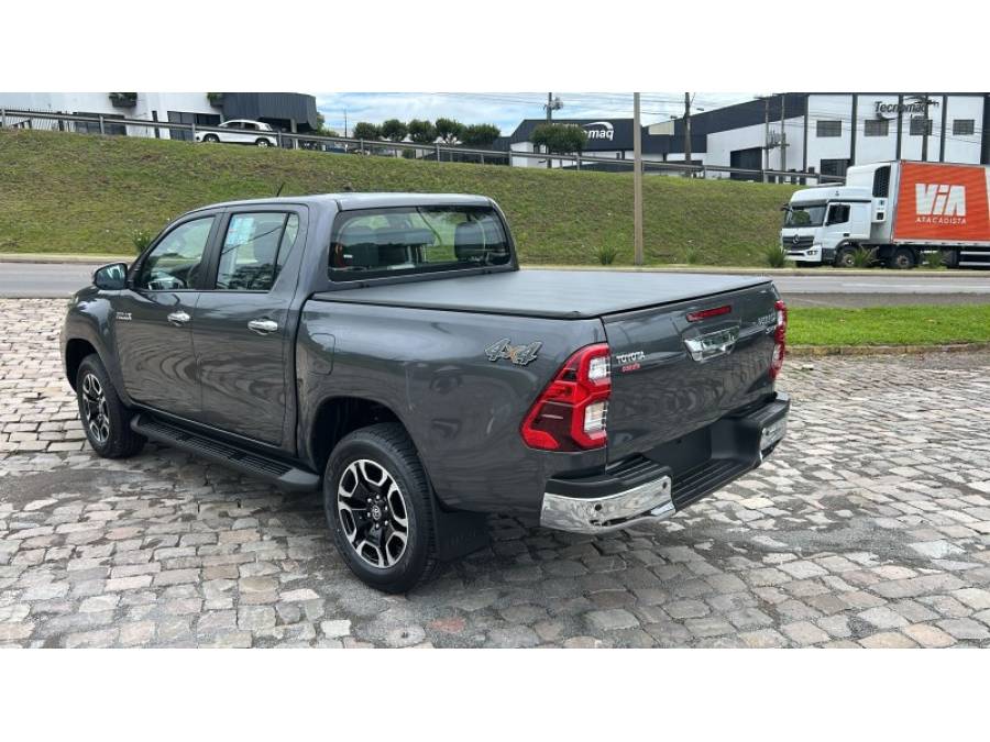 TOYOTA - HILUX - 2025/2026 - Cinza - R$ 299.000,00
