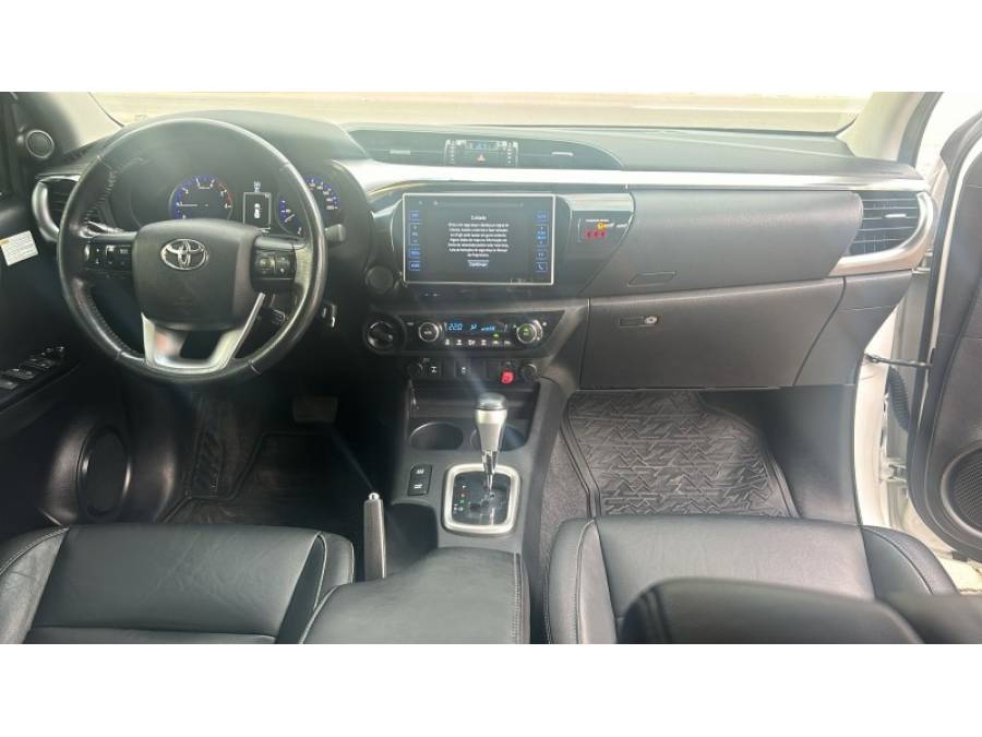 TOYOTA - HILUX - 2017/2017 - Branca - R$ 185.000,00