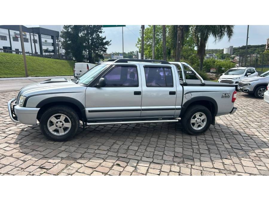 CHEVROLET - S10 - 2008/2009 - Prata - R$ 55.000,00