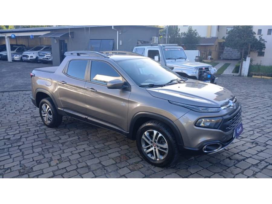 FIAT - TORO - 2018/2019 - Cinza - R$ 108.000,00