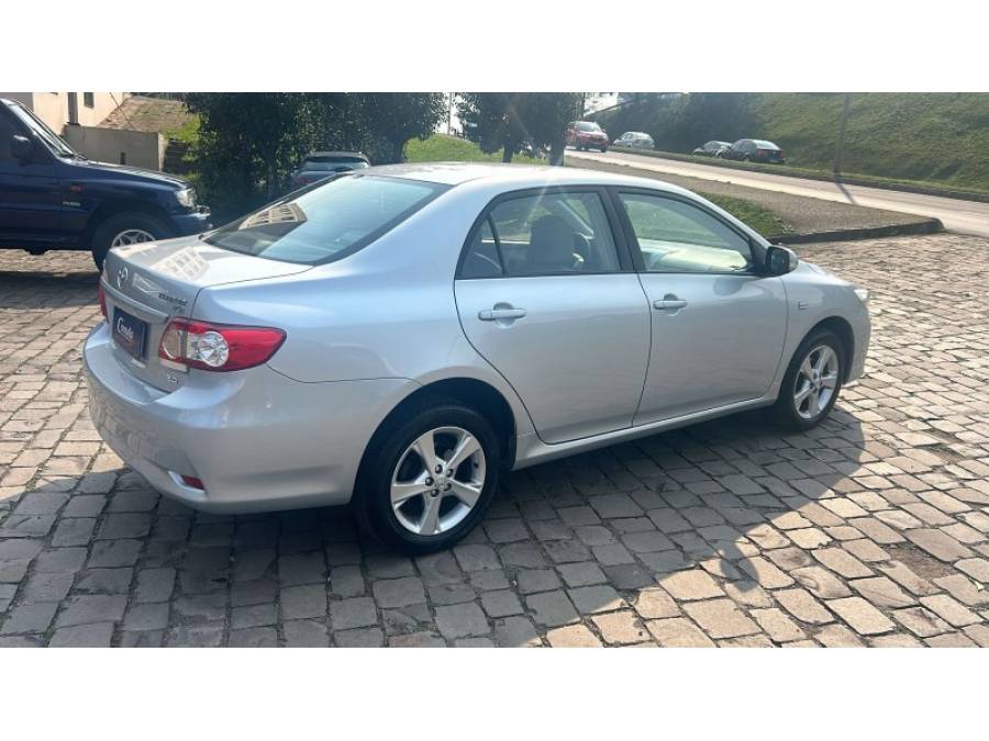 TOYOTA - COROLLA - 2013/2013 - Prata - R$ 68.900,00