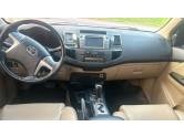 TOYOTA - HILUX SW4 - 2014/2014 - Branca - R$ 149.900,00