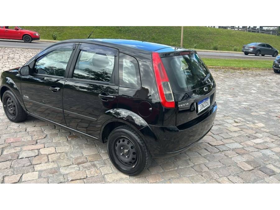 FORD - FIESTA - 2010/2010 - Preta - R$ 28.900,00