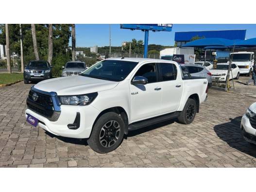 TOYOTA - HILUX - 2024/2024 - Branca - R$ 272.000,00