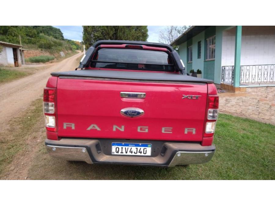 FORD - RANGER - 2017/2018 - Vermelha - R$ 120.000,00