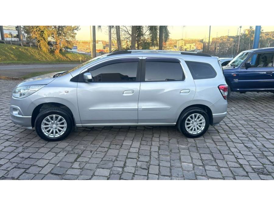 CHEVROLET - SPIN - 2014/2014 - Prata - R$ 44.000,00