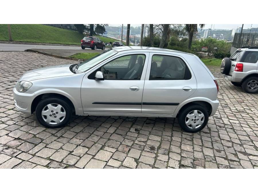 CHEVROLET - CELTA - 2012/2013 - Prata - R$ 33.900,00