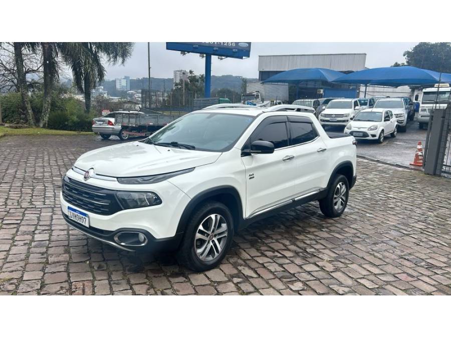 FIAT - TORO - 2017/2018 - Branca - R$ 109.000,00