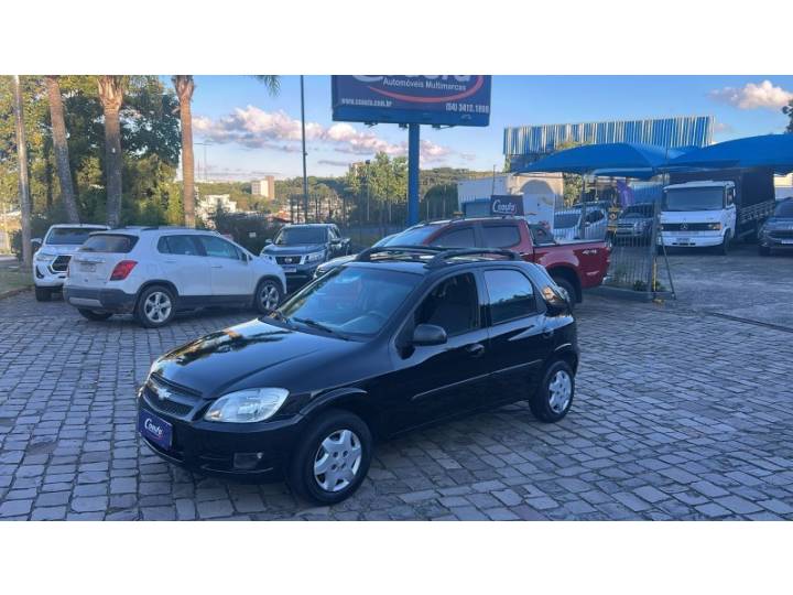 CHEVROLET - CELTA - 2010/2011 - Preta - R$ 24.000,00