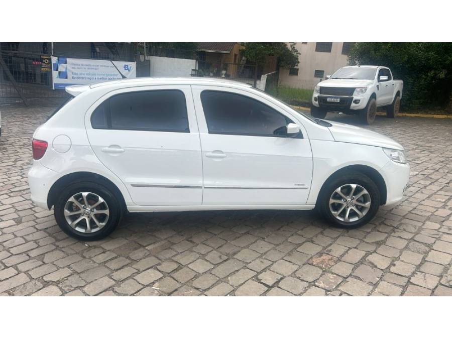 VOLKSWAGEN - GOL - 2010/2011 - Branca - R$ 30.990,00