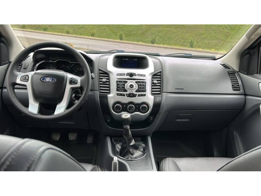 FORD - RANGER - 2015/2015 - Preta - R$ 98.000,00
