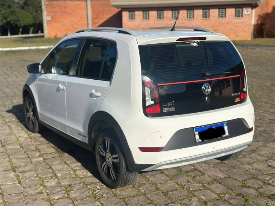 VOLKSWAGEN - UP - 2020/2020 - Branca - R$ 73.000,00