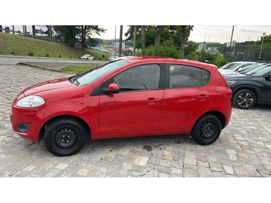 FIAT - PALIO - 2015/2015 - Vermelha - R$ 39.900,00