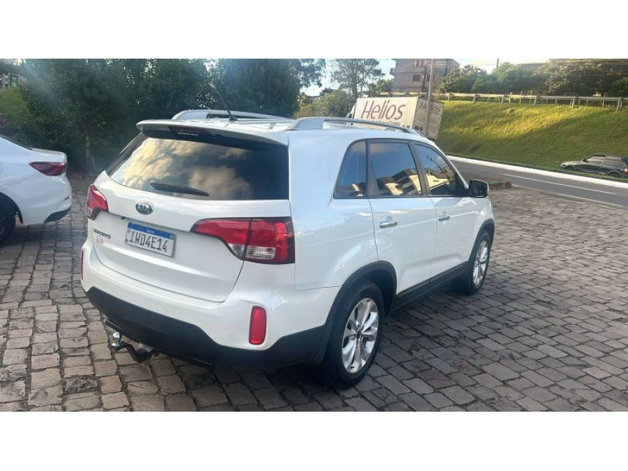 KIA MOTORS - SORENTO - 2015/2015 - Branca - R$ 75.900,00