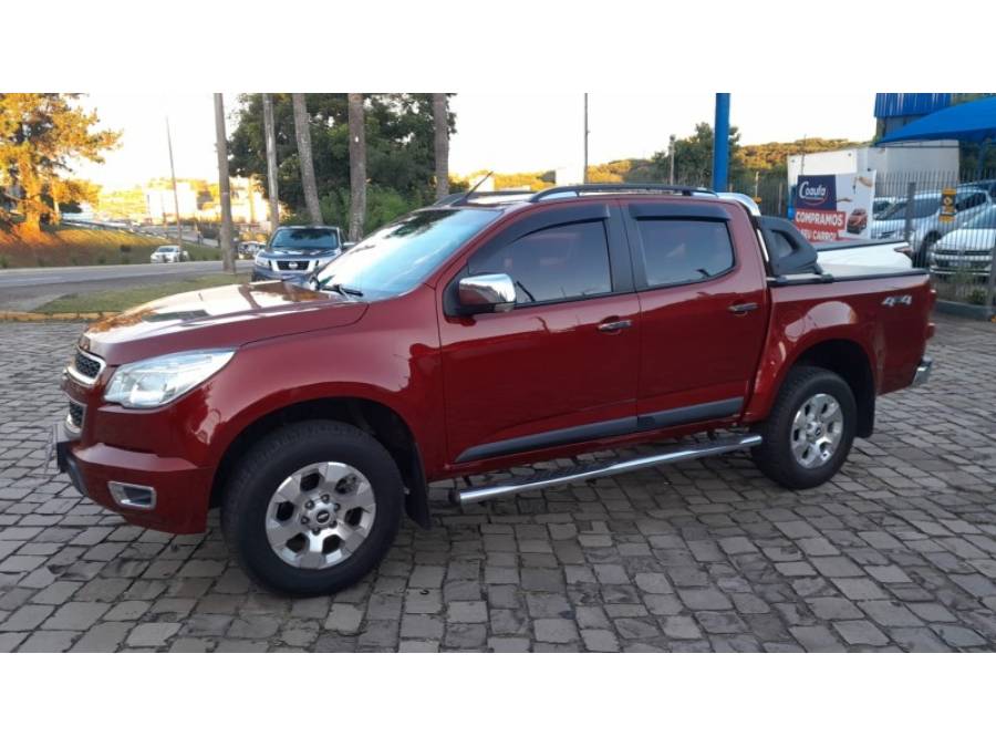 CHEVROLET - S10 - 2016/2016 - Vermelha - R$ 138.900,00