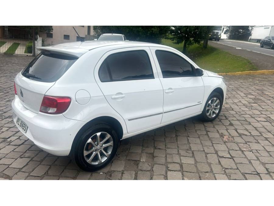 VOLKSWAGEN - GOL - 2010/2011 - Branca - R$ 30.990,00