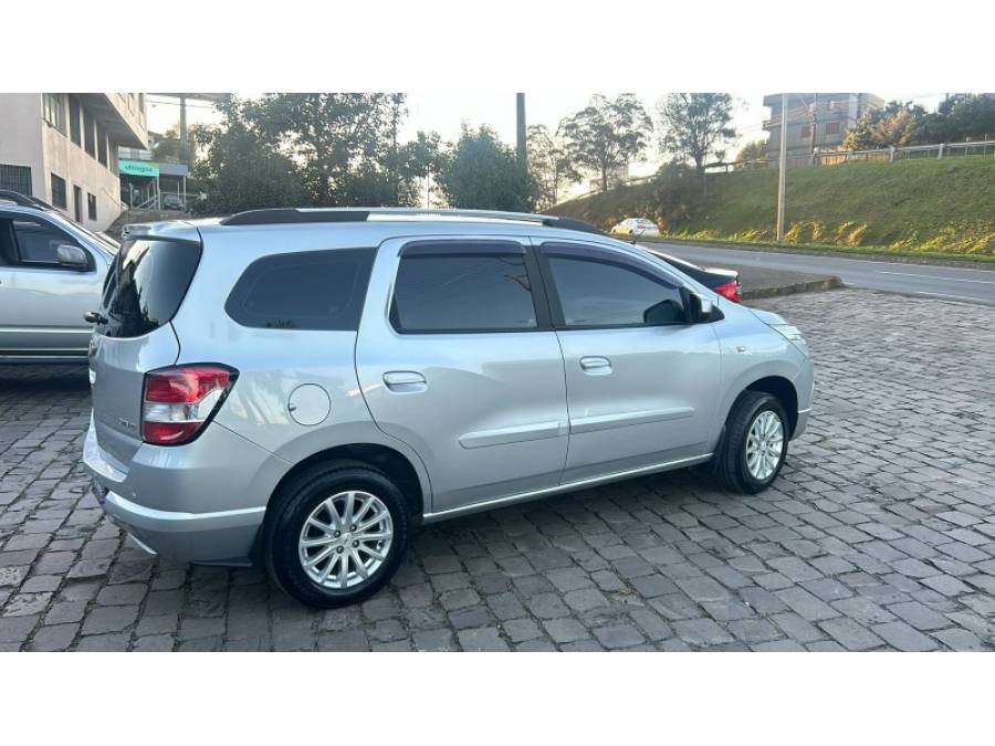 CHEVROLET - SPIN - 2014/2014 - Prata - R$ 44.000,00