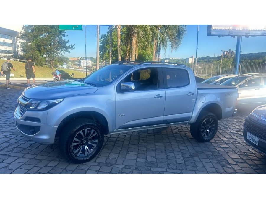 CHEVROLET - S10 - 2018/2019 - Prata - R$ 145.000,00