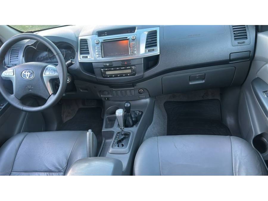 TOYOTA - HILUX - 2013/2014 - Branca - R$ 149.000,00