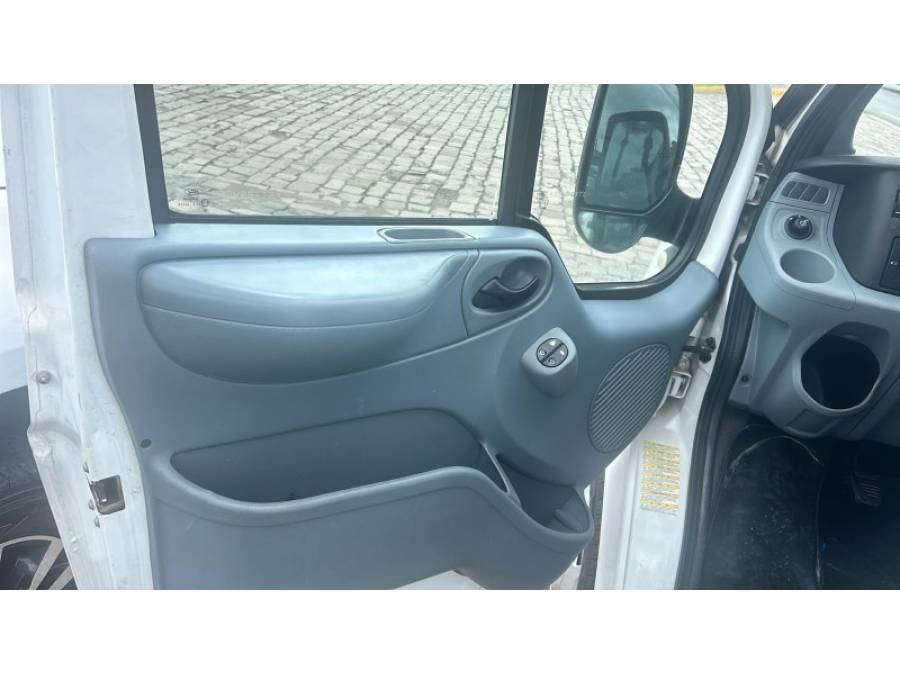 FORD - TRANSIT - 2011/2011 - Branca - R$ 80.000,00